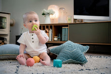 Load image into Gallery viewer, Sophie la girafe® So &#39;Pure Set of Balls &amp; Cubes
